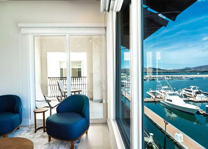 Luxury Marina View 306
